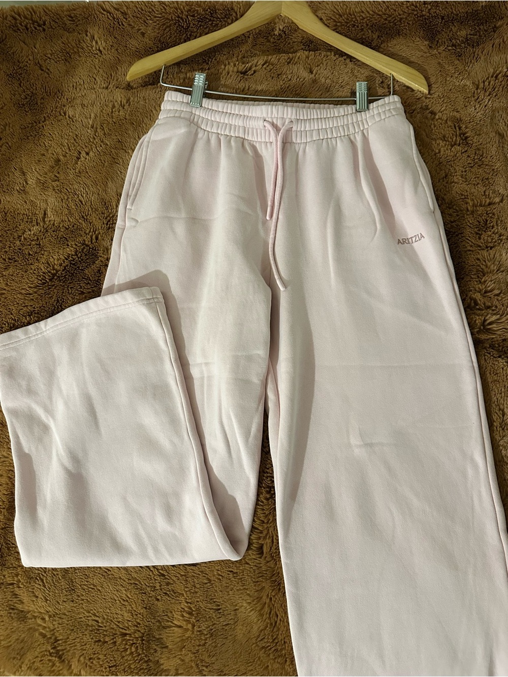 Aritzia Villa Pink Boyfriend Fit Fleece Sweatpants